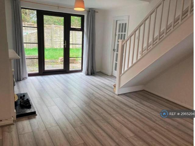 Thorpe Way, Cambridge, CB5 4 bed semi detached house to rent £2,495 pcm £576 pw