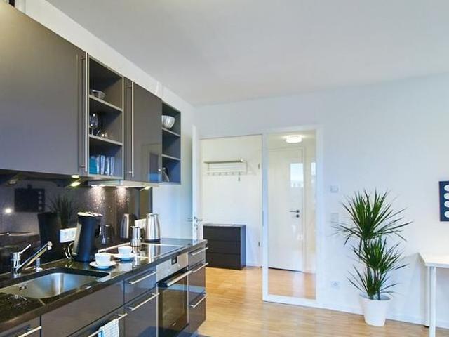 That’s how life can be – Very modern furnished apartment with balcony and underground car park in Altona