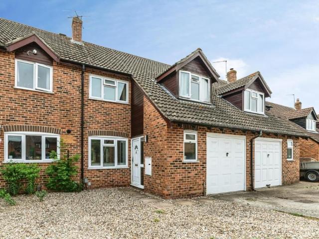 Thatcham, Berkshire RG19, 3 bed terraced house to rent, £1,650 pcm | PrimeLocation