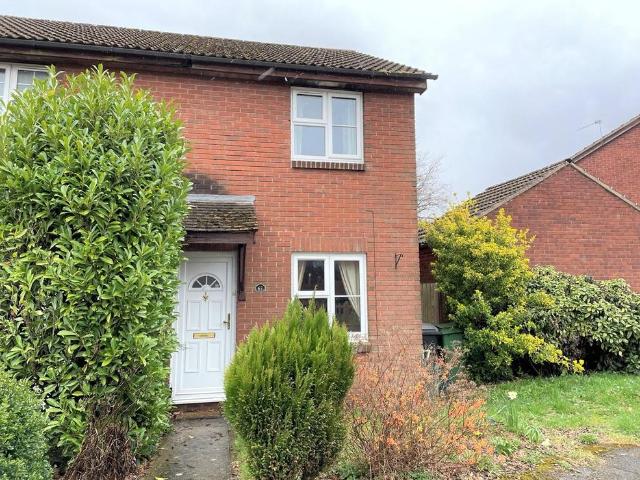 Thatcham, Berkshire, RG19 3 bed semi detached house to rent £1,450 pcm £335 pw