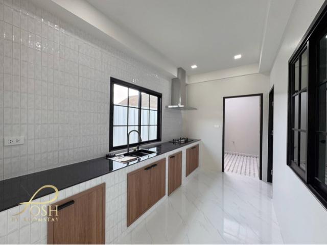 ทาวน์โฮม2ชั้น สไตล์โมเดิร์นรีโนเวทใหม่บนทำเลเขารัง 3ห้องนอน ใกล้เซ็นทรัล สามกอง และย่านเมืองเก่า รีโนเวทและต่อเติมใหม่ทั้งหลัง