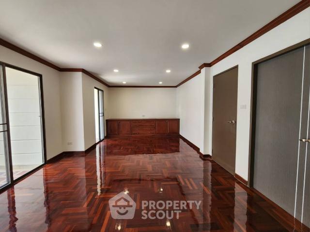 ทาวน์โฮม 4 ห้องนอน พื้นที่ 380 ตร.ม. บางบำหรุ บางพลัด ใกล้ MRT บางไผ่ข่าน ID 2435