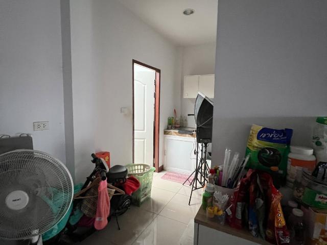 ทาวน์โฮม 2 ชั้น 4 ห้องนอน 3 ห้องน้ำ กลางเมืองหนองจอก