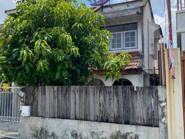 ทาวน์โฮม 2 ห้องนอน 216 ตร.ม. เพ็ทได้ พลีทพลา วังทองหลาง ID 2431
