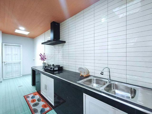 ทาวน์โฮม 2ชั้น รีโนเวทใหม่ หมู่บ้านราชพฤกษ์ สุวรรณภูมิ–ลาดกระบัง เฟส 2 ซอยฉลองกรุง 61 ใกล้สนามบินสุวรรณภูมิ ทำเลดี เฟอร์ครบ