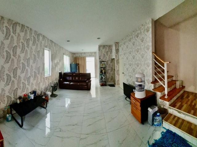 “ทาวน์โฮม 3 ชั้นใจกลางลาดพร้าว | บ้านกลางเมือง ลาดพร้าว 87” สไตล์โมเดิร์น เรียบหรู อยู่สบาย ใกล้ทุกจุดหมายในเมืองใหญ่