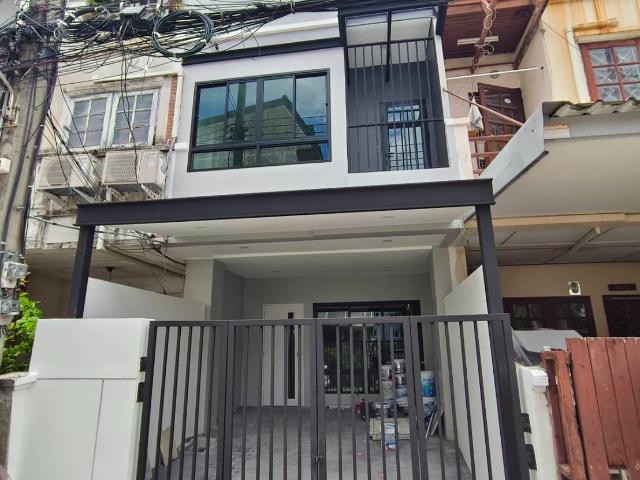 ทาวน์โฮม 3 ชั้น เกตุนุติการ์เด้น ลาดพร้าว94 รีโนเวทใหม่