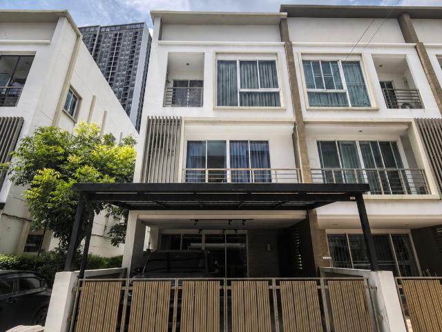 ทาวน์โฮมให้เช่า: Lumpini Town Residence หลังมุม 4 ห้องนอน เฟอร์ครบ | ติด MRT ลาดพร้าว *พร้อมอยู่