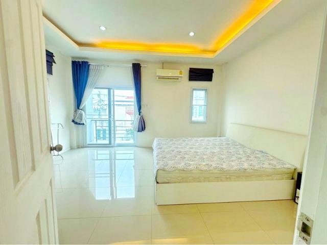 ทาวน์เฮาส์ 3ชั้น หลังมุม 3 นอน 3 น้ำ 190ตร.ม.MRT ตลาดมีนบุรี 900 ม. รามอินทรา สามวา 4แอร์ บิ๊กซี สุวินทวงศ์ 500ม