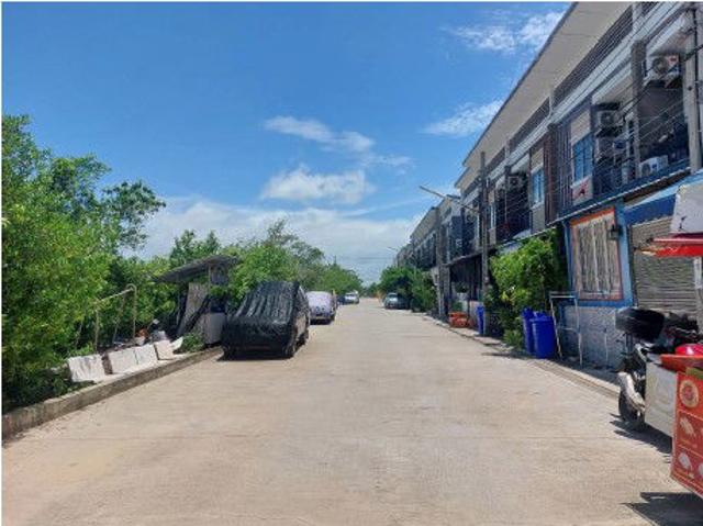ทาวน์เฮ้าส์ 19.5 ตร.วา ทรัพย์ทวี วิลเลจ อำเภอพระสมุทรเจดีย์ จังหวัดสมุทรปราการ 2M