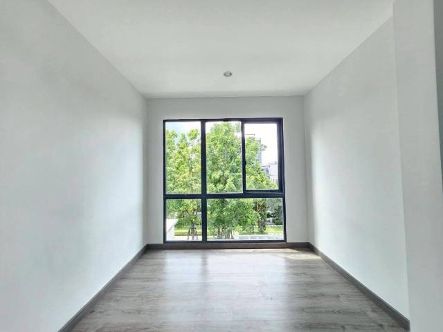 ทาวน์เฮ้าส์ให้เช่า Baan Klang Muang Classe Ratchayothin 3 ห้องนอน 4 ห้องน้ำ ใกล้SCB Park