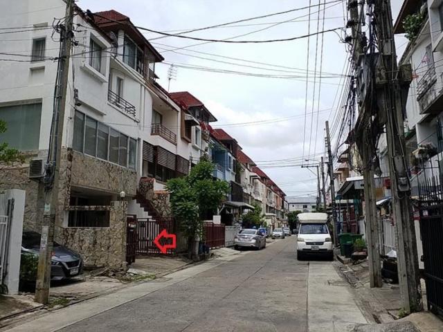 ทาวน์เฮ้าส์ 30 ตร.วา สินธานี รัชดา ลาดพร้าว 80 วังทองหลาง วังทองหลาง กรุงเทพมหานคร 4.2M