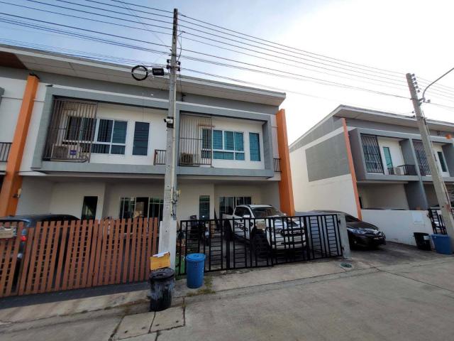 ทาวน์เฮ้าส์ 24 ตร.วา สิรารมย์ พลัส เวลโกรว์ บางปะกง บางปะกง ฉะเชิงเทรา 1.8M