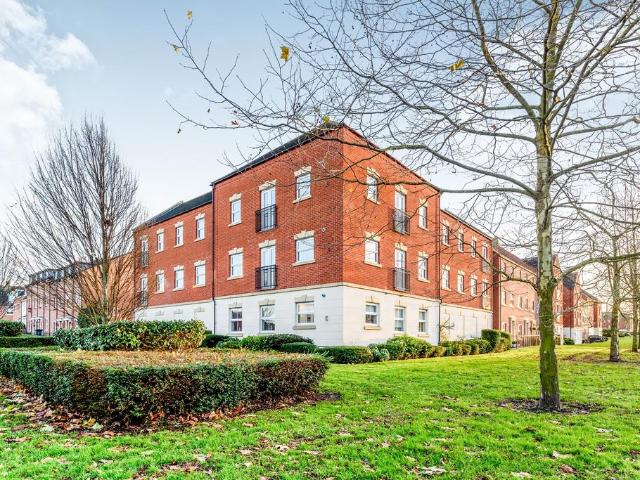 Thacker Drive, Lichfield, WS13 2 bed apartment to rent £1,295 pcm £299 pw