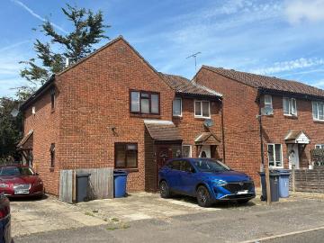 Thackeray Avenue, Tilbury 1 bed end of terrace house to rent £1,025 pcm £237 pw