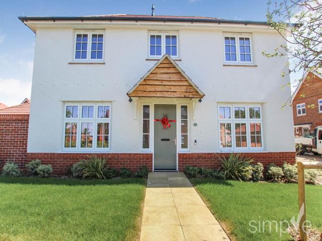 Thackeray Drive, Warfield, Bracknell 3 bed house to rent £2,600 pcm £600 pw