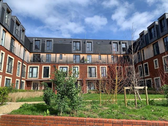 Thackeray Lane, Godalming GU7, 2 bed flat to rent, £1,650 pcm | PrimeLocation