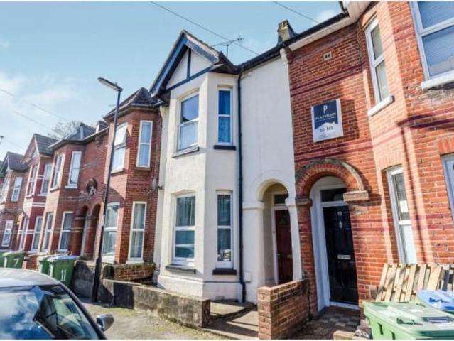 Thackeray Road 4 bed terraced house to rent £1,850 pcm £427 pw