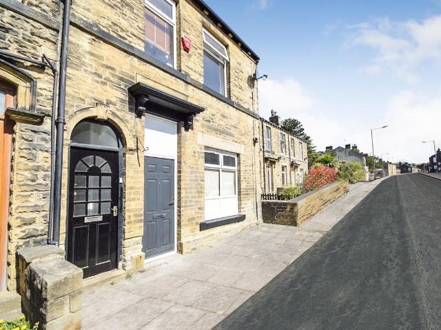 Thackley, West Yorkshire BD10, 2 bed flat to rent, £670 pcm | PrimeLocation