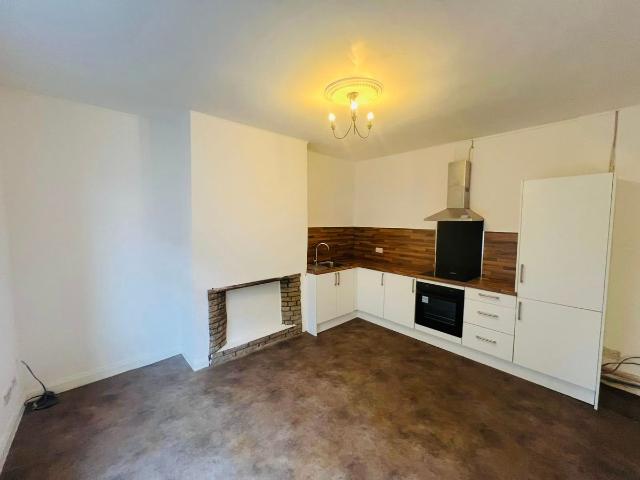 Thackray Street, Halifax HX2, 2 bed property to rent, £675 pcm | PrimeLocation