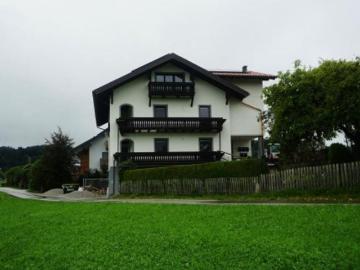 Thalgau: Große 2 Zimmerwohnung mit Loggia, Garage und Parkplatz