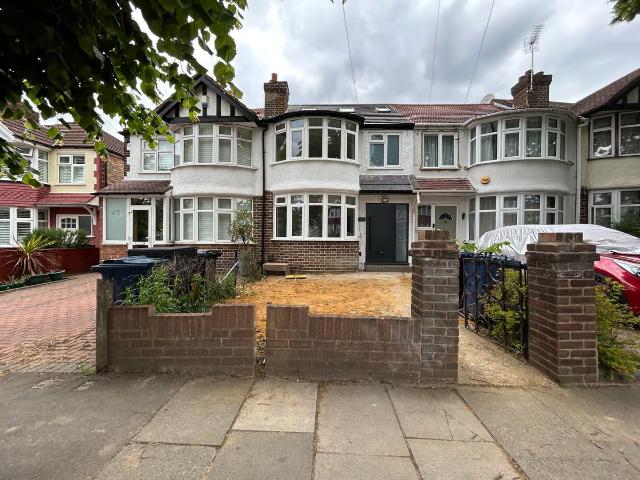 Thames Avenue, Perivale, Greenford UB6, 4 bed property to rent, £2,800 pcm | PrimeLocation