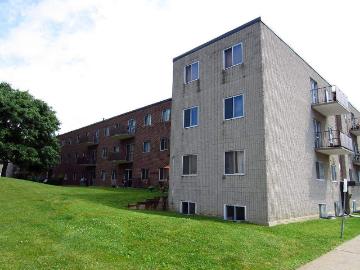 Oxford, Ontario - Garden, Parking