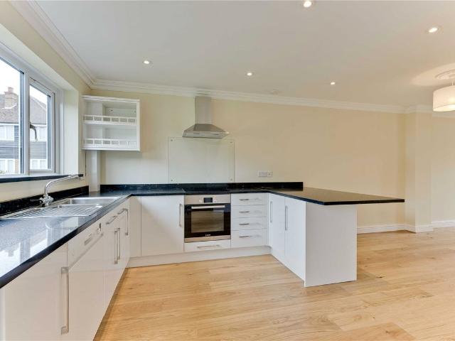 Thames Ditton, Surrey KT7, 3 bed detached house to rent, £3,250 pcm | PrimeLocation
