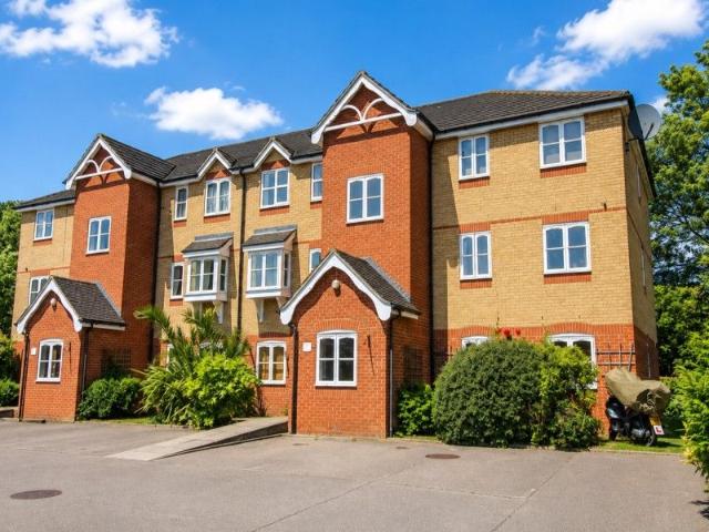 Thames Ditton, Surrey KT7, 1 bed flat to rent, £1,450 pcm | PrimeLocation