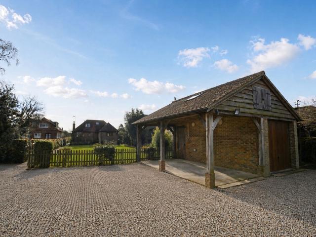 Thames Side, Staines Upon Thames TW18, 4 bed detached bungalow to rent, £3,000 pcm | PrimeLocation