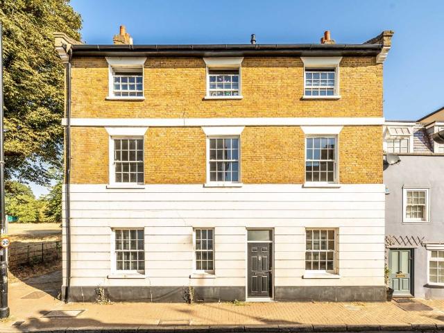 Thames Street, Lower Sunbury TW16, 3 bed flat to rent, £1,950 pcm | PrimeLocation