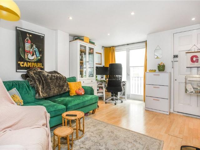 Thames Place, Putney, SW15 1HF