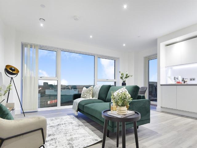 Thames Road, London E16, 3 bed flat to rent, £2,550 pcm | PrimeLocation
