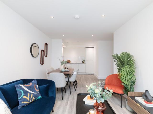 Thames Road, London E16, 3 bed flat to rent, £2,750 pcm | PrimeLocation
