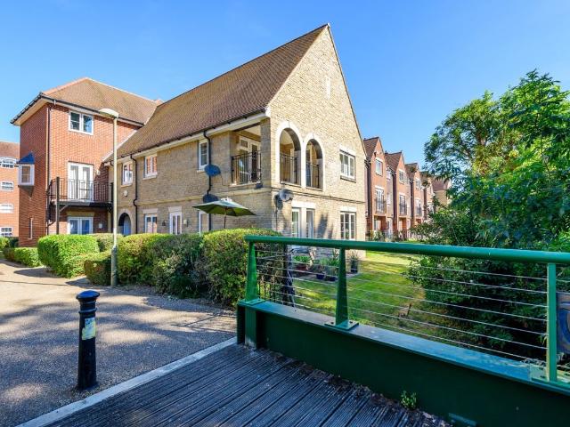 Thames View, Abingdon OX14, 1 bed flat to rent, £1,200 pcm | PrimeLocation
