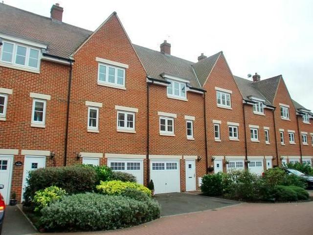Thames View, Abingdon OX14, 3 bed property to rent, £1,700 pcm | PrimeLocation