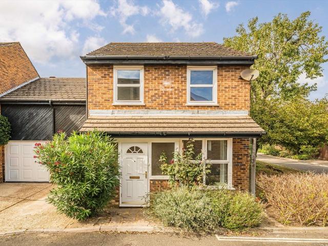 Thamesgate Close, Richmond TW10, 4 bed detached house to rent, £3,495 pcm | PrimeLocation