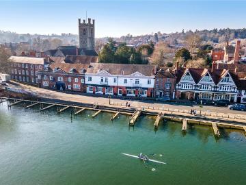 Thameside, Henley on Thames RG9 4 bed apartment to rent £6,500 pcm £1,500 pw