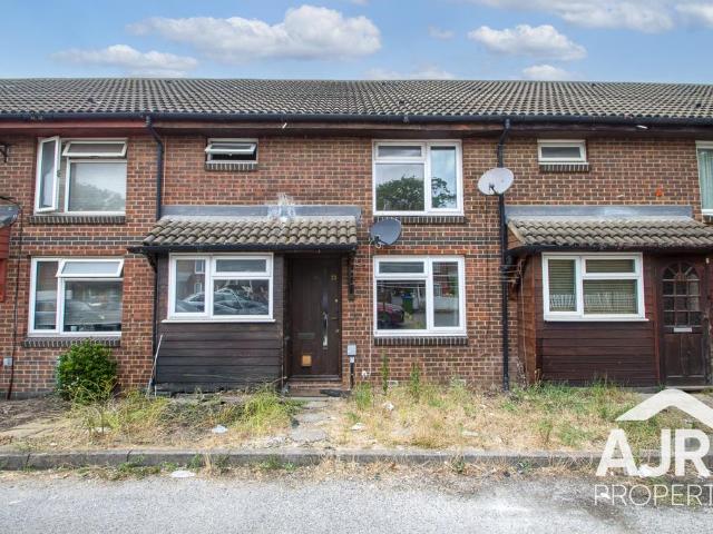 Thamesmead SE28 1 bed terraced house to rent £1,300 pcm £300 pw