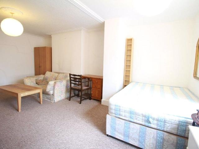 Thane Villas, Islington, London N7, 2 bed flat to rent, £2,300 pcm | PrimeLocation