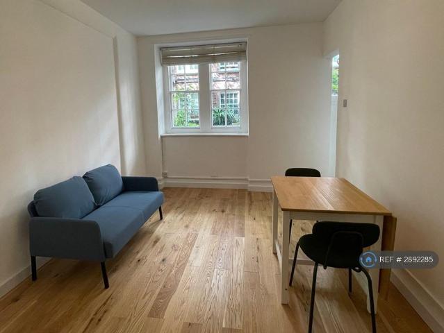 Thanet House, London, WC1H 2 bed flat to rent £2,950 pcm £681 pw