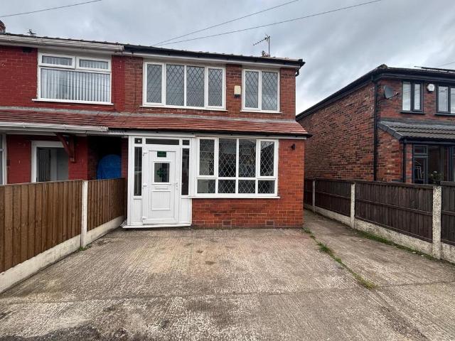 Thankerton Avenue, Manchester, M34 2 bed house to rent £1,200 pcm £277 pw