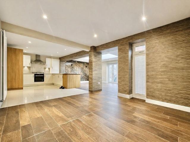 Thapa Close, Church Crookham, Fleet, Hampshire, GU52