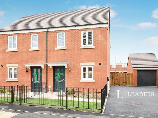 Thetford Road, Rothwell, Kettering, NN14 2 bed semi detached house to rent £1,300 pcm £300 pw