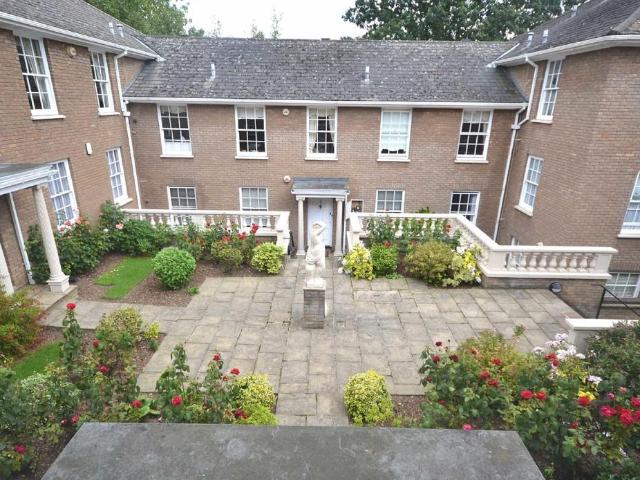 Theydon Bower, Bower Hill, Epping 2 bed maisonette to rent £2,100 pcm £485 pw