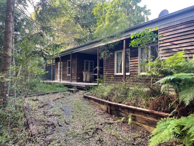 Cute Rural Cottage Amongst the Trees