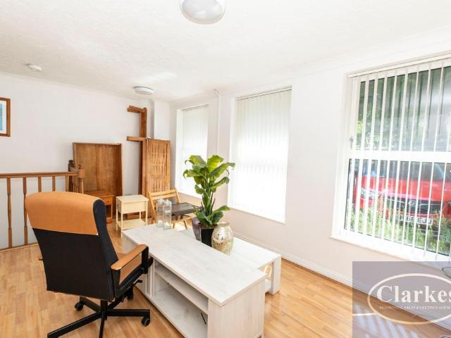 The Cottage, 3 Surrey Road, Dorset 2 bed maisonette to rent £1,150 pcm £265 pw