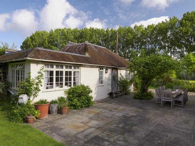 The Cottage, The Old Rectory, Faversham ME13, 1 bed bungalow to rent, £1,200 pcm | PrimeLocation