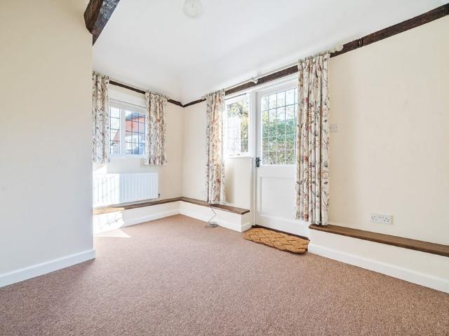 The Cottage Boundless Farm Boundless Road, Godalming 2 bedrooms Property for lettings Seymours