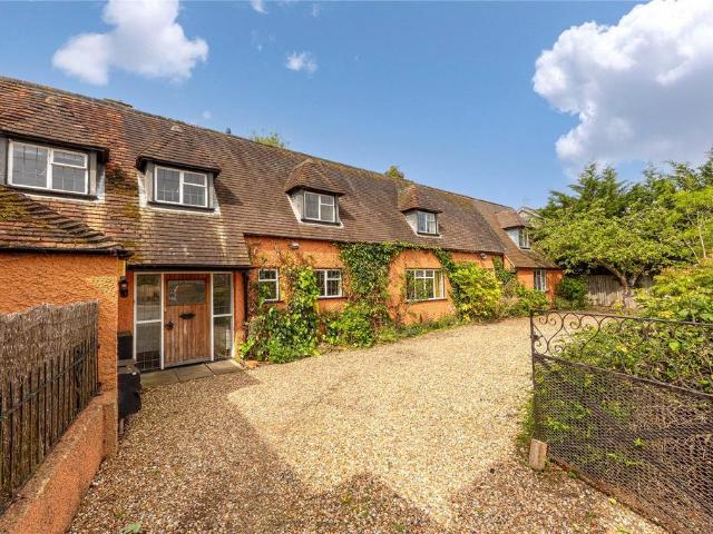 The Cottage, Northill Road, Cople. 5 bed semi detached house to rent £2,300 pcm £531 pw